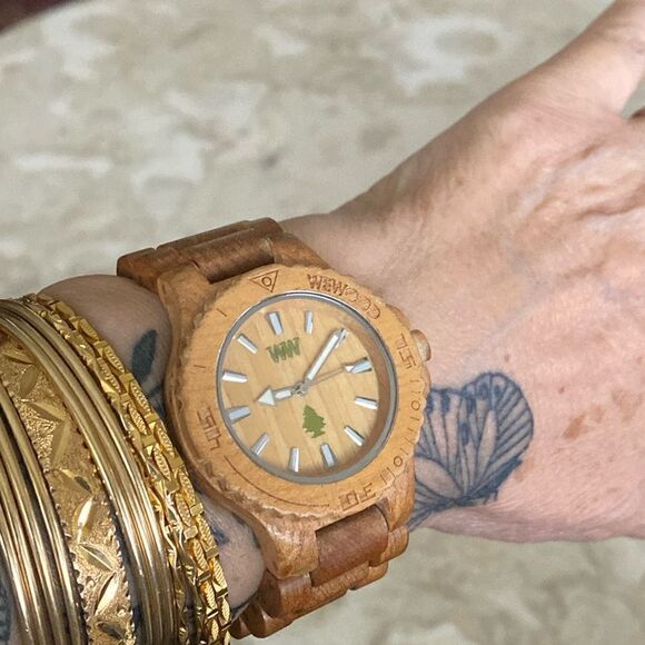 WeWood Chunky Natural Wood Wristwatch - Picture 6 of 11